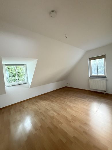 Helle 4-Zimmerwohnung zur Miete in Nymphenburg, München – Schlafzimmer