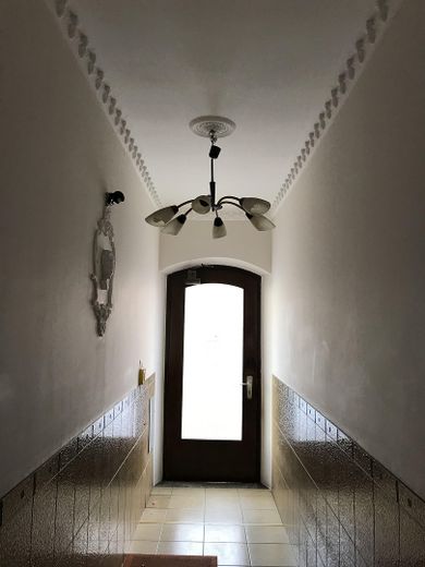 Light-filled old building apartment (5 rooms) by the city park - 4 spacious bedrooms and separate living room – Haustüre