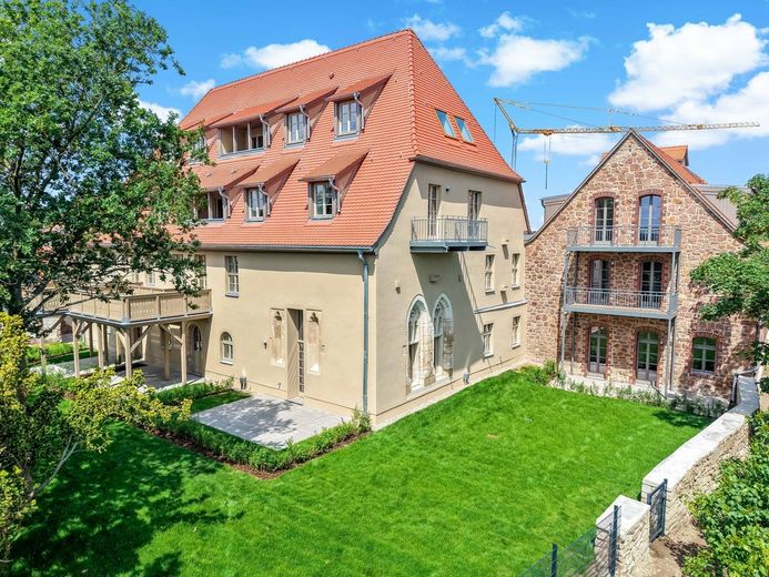 Erstbezug - Modernes Wohnen im historischen Ambiente (P3) – Terrasse + Balkon