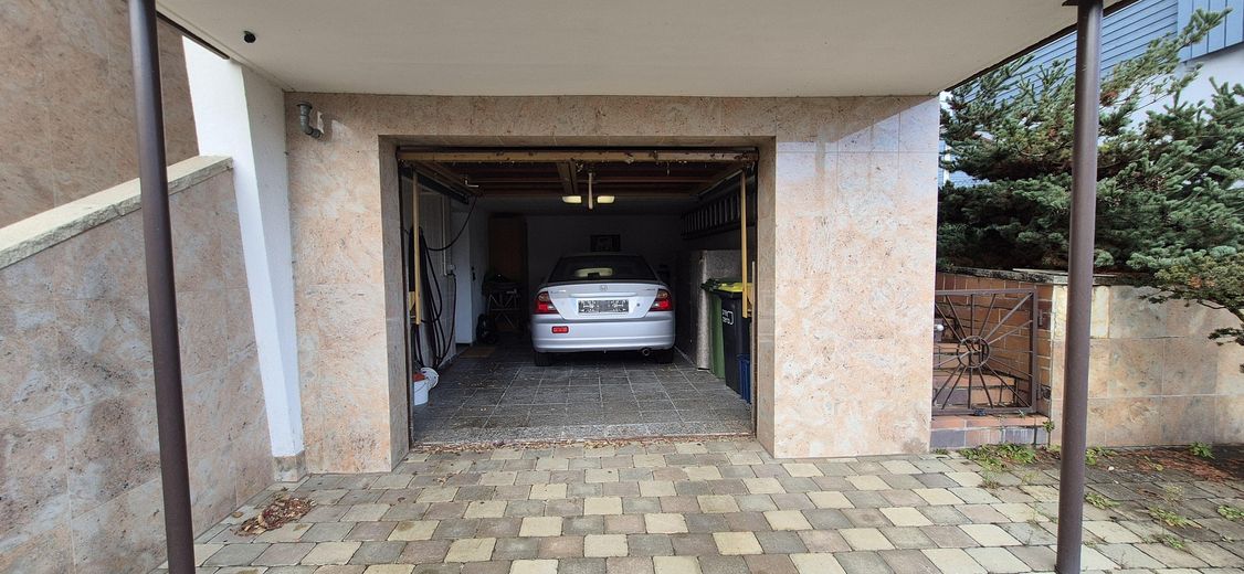 Garage + Stellplatz