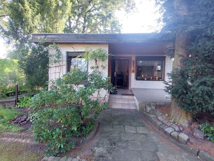 Idyllisches Wochenendgrundstück mit kleinem Bungalow am Ströbitzer Badesee zu verkaufen! – Foto 1