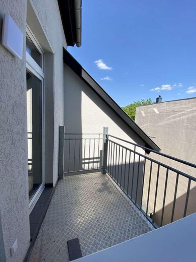 Sanierter Altbau in Buckau: 4,5 Zimmer, Balkon + Austritt, 4. OG ohne Aufzug – Balkon
