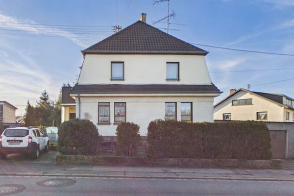 Friedrichsthal-Bildstock: Casa indipendente unifamiliare/bifamiliare di 177 m², giardino e 2 garage