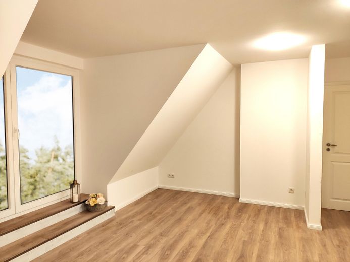 Dachgeschoß-Maisonette-Wohnung 52 qm am Tilsiter Platz in Kiel-Ellerbek – Wohnzimmer