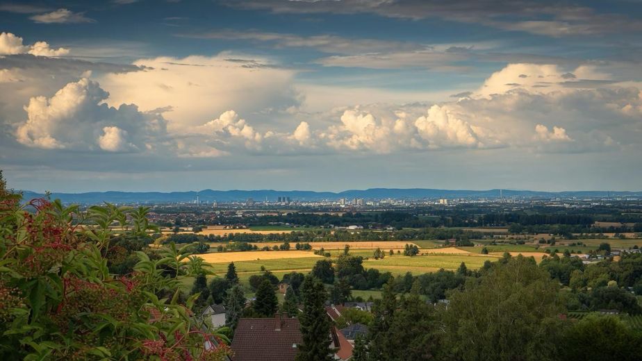 Exklusive Designvilla mit Panoramablick+Einliegerwohnung – Luxus, der Maßstäbe setzt – Aussicht Balkon