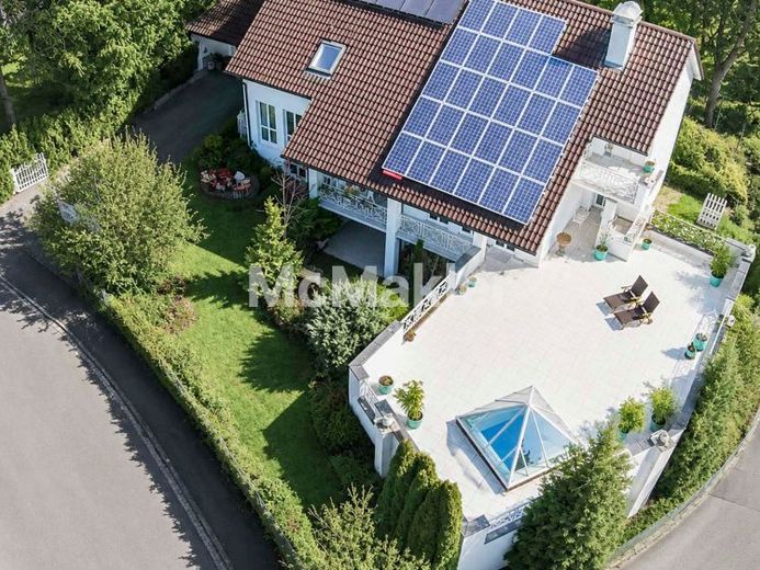 Großzügige Landhausvilla im Grünen - mit Pool und viel Privatsphäre – फोटो 1