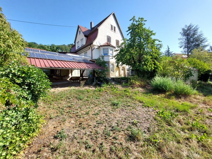 1-2-Familienhaus – Garten vor dem Haus