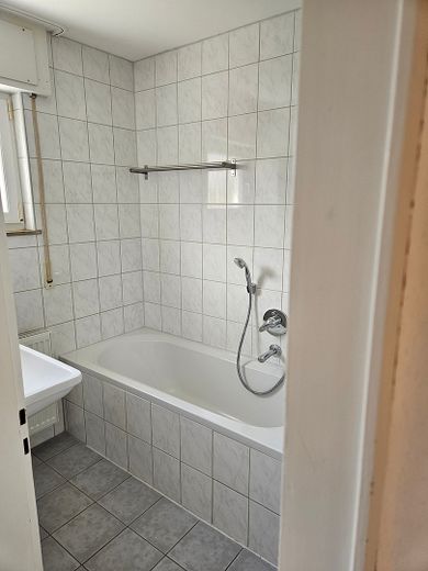 Casa bifamiliare indipendente in posizione privilegiata ai margini del paese a Königsbach-Stein – Foto 12