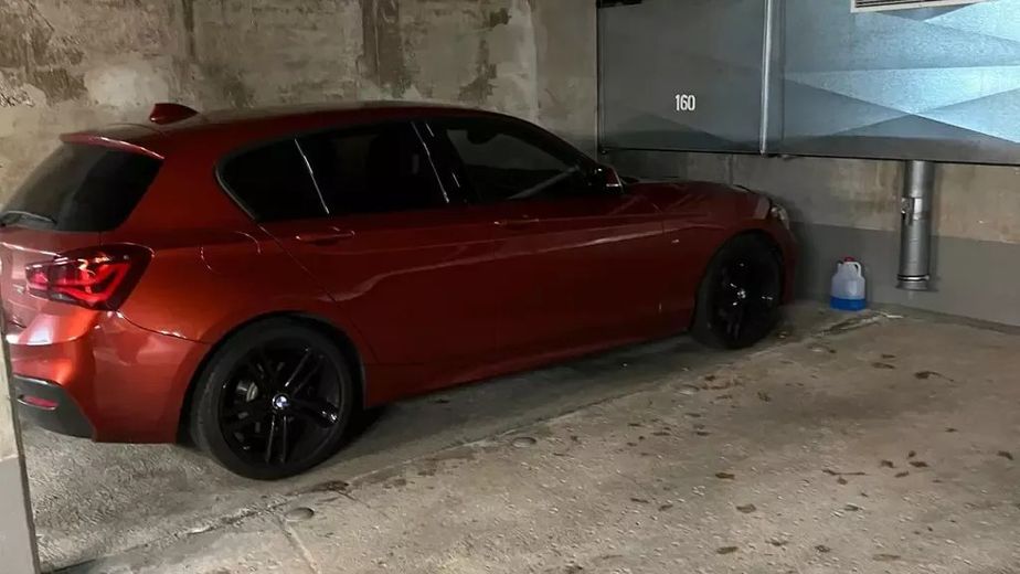 Tiefgaragenstellplatz