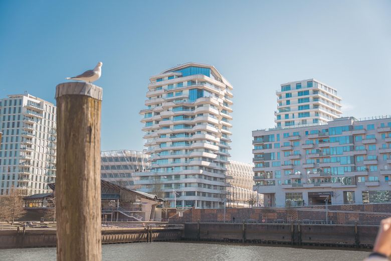 Designwohnung im Marco Polo Tower – mit Blick auf das Wendebecken des Hafens – Marco Polo Tower