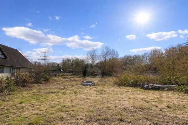 TERRENO EDIFICABILE ATTRAENTE CON PERMESSO DI COSTRUZIONE