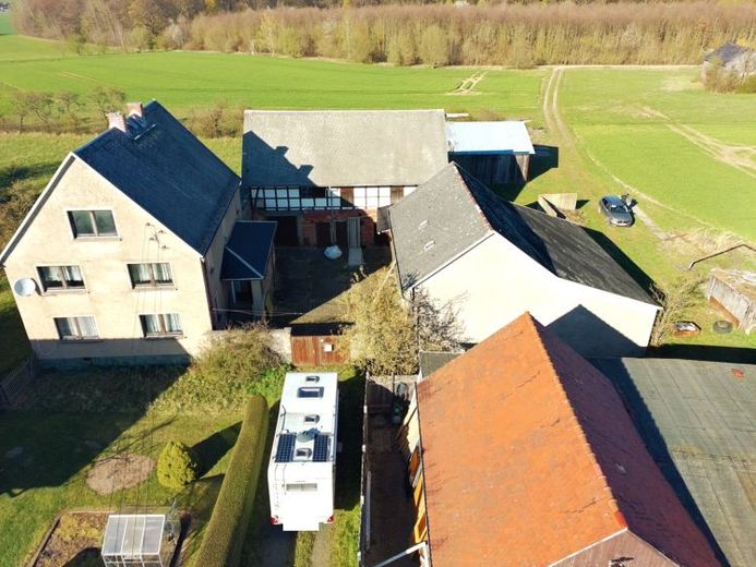 Liebhaberprojekt in ruhiger und idyllischer Lage zum sanieren, auch für zwei Familien. – Foto 1