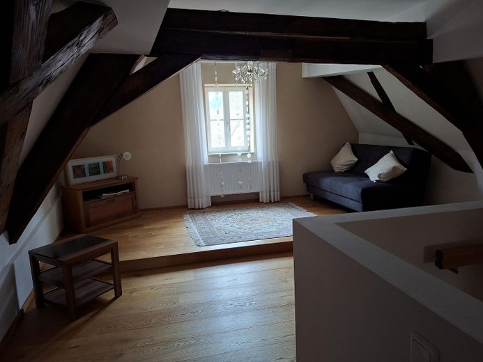 Appartement ancien en duplex élégant et exclusif dans la vieille ville, avec ascenseur et balcon – Galerie 2. Wohnebene