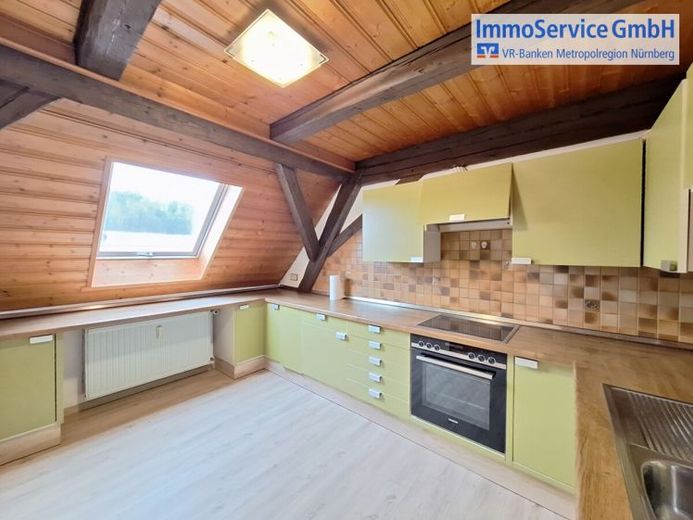 Zweifamilienhaus mit ca. 216m², Einliegerwohnung, Garage und Garten – Foto 1
