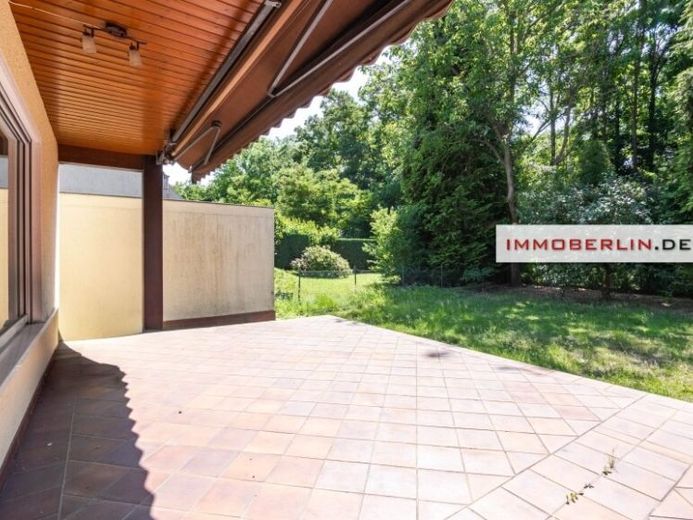 IMMOBERLIN.DE - شقة ممتازة مُحدَّثة مع تراس جنوبي غربي كبير في موقع سكني عائلي مميز – الصورة 1