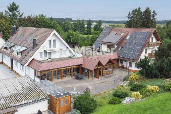 37,000 m² full of possibilities & approx. 700 m² of living space. Your concept, your ideas are needed!