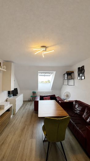 Lichte 2-kamerwoning 50 m² plus garage, inbouwkeuken en extra gebruiksoppervlakte – Zimmer 1