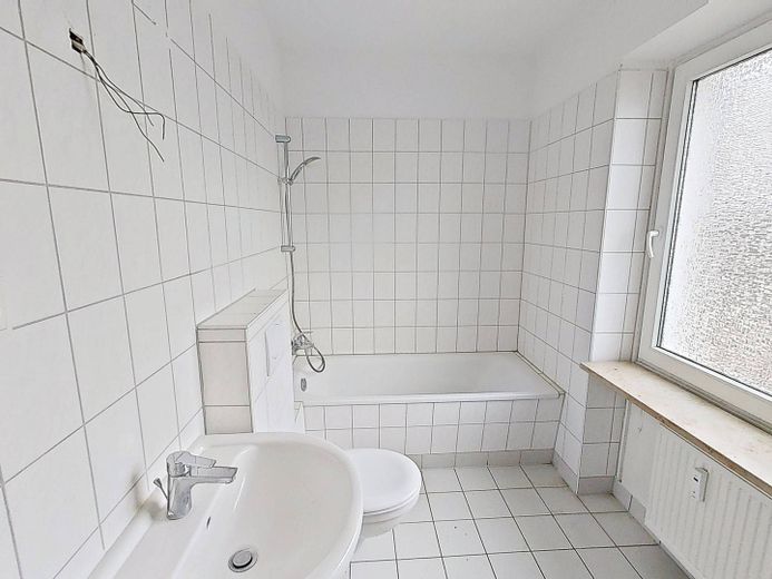 Perfetto per una coppia: appartamento con 3 locali, BALCONE e CUCINA ARREDATA – Ansicht I: Bad