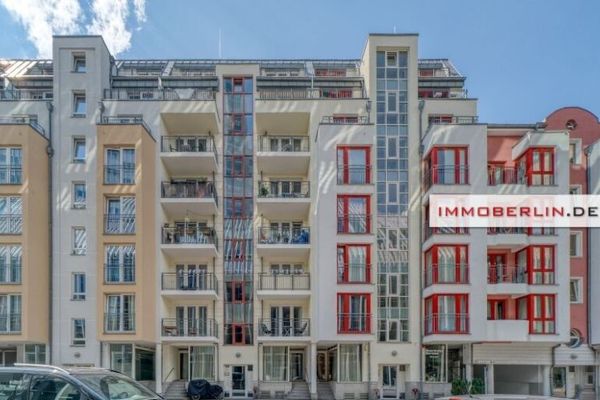 IMMOBERLIN.DE - Merkezde sakin bir konumda balkonlu ve konsiyerjli sevimli daire