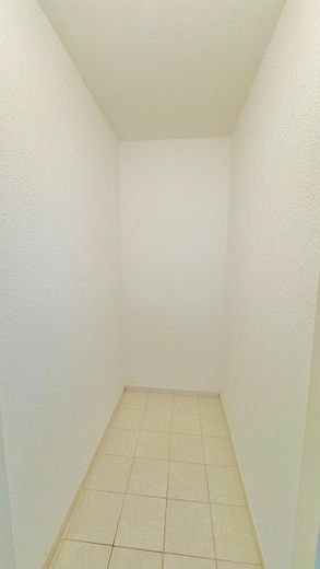 Helle 2-Zimmer-Wohnung mit Südbalkon, Weitblick und TG nahe MHH – Abstellraum / Kleiderschrank