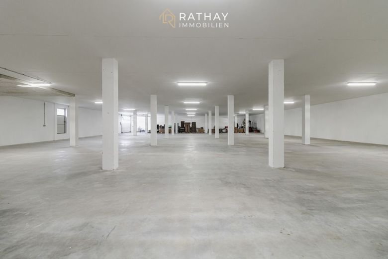 Attraktive Lagerhalle mit 800qm in sehr guter Lage von Schierling zu vermieten – Halle