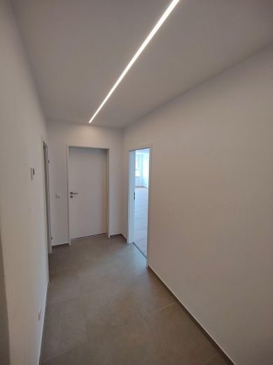Appartamento di 2 locali dopo ristrutturazione di alta qualità – pronto per essere abitato – Foto 2