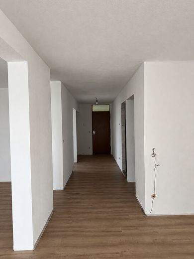 Prima occupazione dopo ristrutturazione – appartamento di 3,5 locali con cucina componibile – Flur Eingangsbereich 2