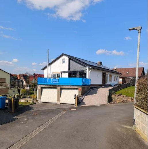 Stadtallendorf, 2 Familienhaus – Foto 1