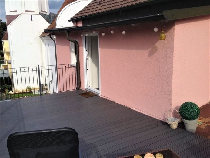 Exklusive, moderne Wohnung mit Dachterrasse offener Küche, Kamin und TG-Stellplatz – Dachterrasse 
