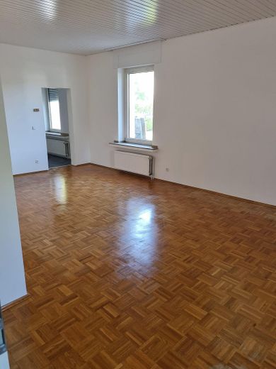 Wohn- und Esszimmer (Parkett)