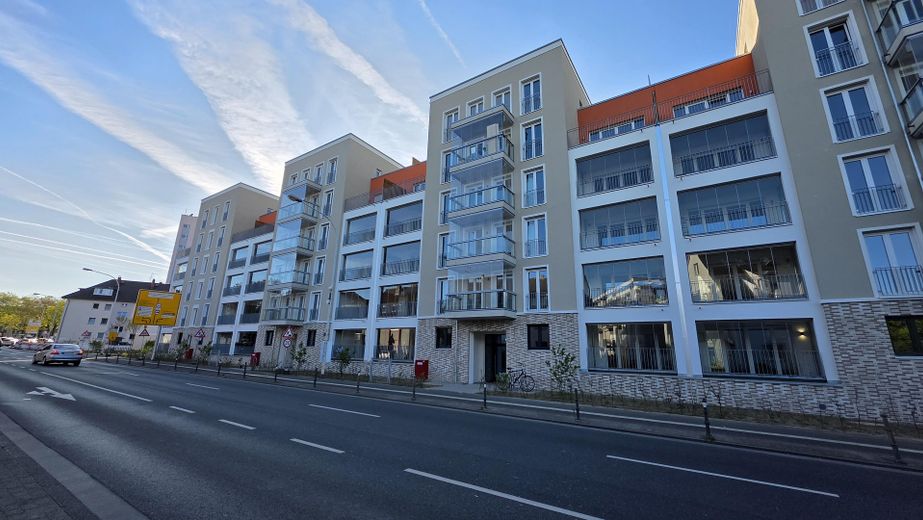 3-Zimmer-Neubauwohnung mit Balkon & Weitblick über Darmstadt – EBK, Parkett & TG – Gebäude 