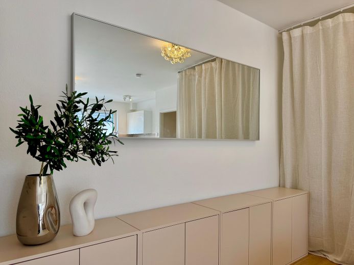Kleiderschrank & Sideboard
