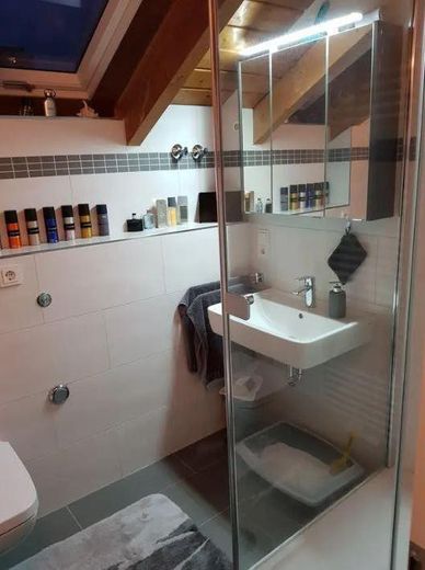 Moderne 1ZM Wohnung *MIT KLIMAANLAGE* in zentraler Lage in Hattersheim – Bad