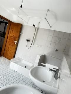 3-Raum DG Wohnung mit Balkon – Bad