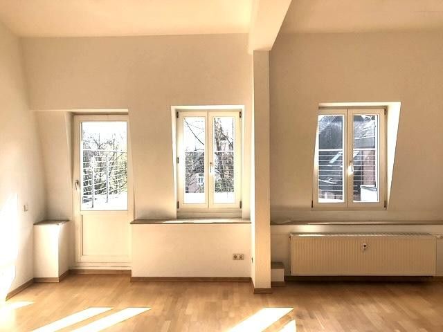 Mehrgenerationenhaus oder Wohnen und Arbeiten in Krefeld-Bockum im Stil der Neorenaissance – Wohnbereich DG