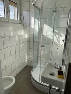 624 m² Grundstück mit Entwicklungspotenzial – modernisiertes Einfamilienhaus in Lorsch – EG Tageslicht Bad