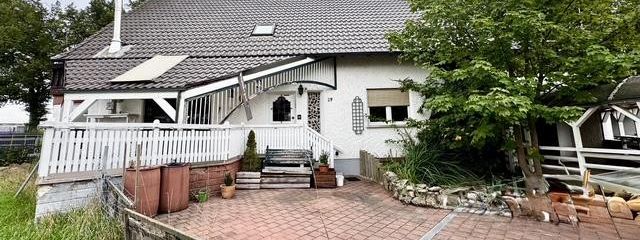 Без комиссии: двухквартирный дом в семейном районе Зассенфарт – Hauseingang und Hof