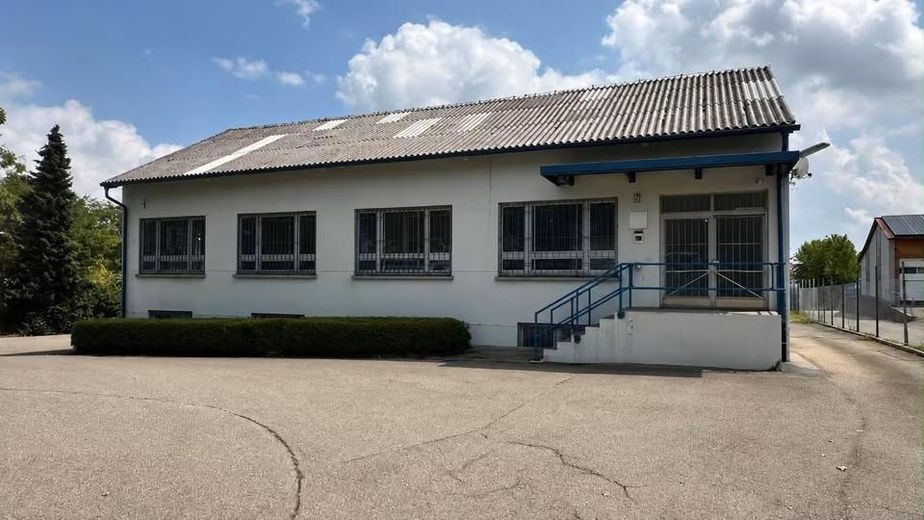 Kiralık ofis/muayenehane ve/veya depo alanı – Außenansicht und Eingang