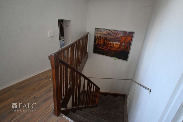Hausrenovierung: 5x Wohnungen in Vermietung – Treppenhaus