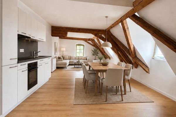Großzügige 3-Zimmer-Dachgeschoss-Wohnung über 2 Etagen
