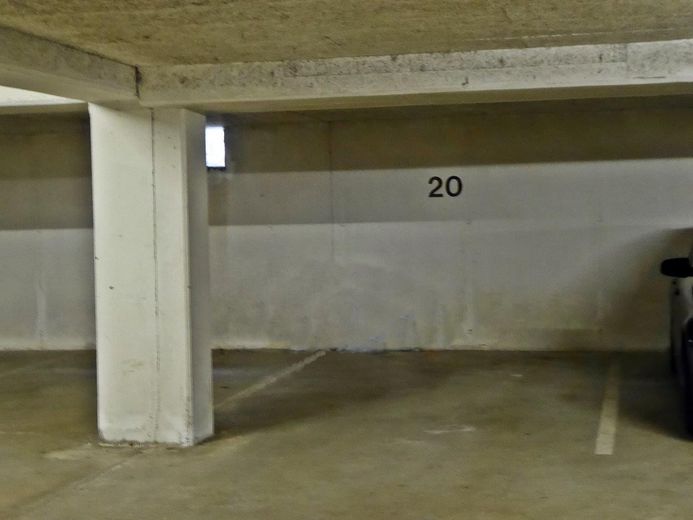 von Privat: Sehr gepfl. Appartement in begehrter Lage Schloßstrasse! Kapitalanleger o. Selbstbezug! – Stellplatz