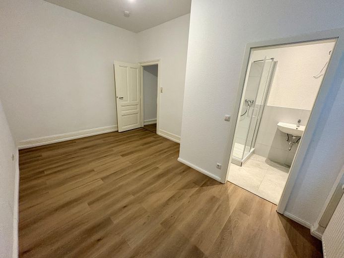 बेर्गर Straße के पास बेहतरीन स्थान पर नवीनीकृत 2-कमरों वाला अपार्टमेंट! – Schlafzimmer