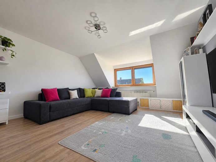 Appartement 3 pièces bien entretenu à Neunkirchen am Brand – Wohnzimmer