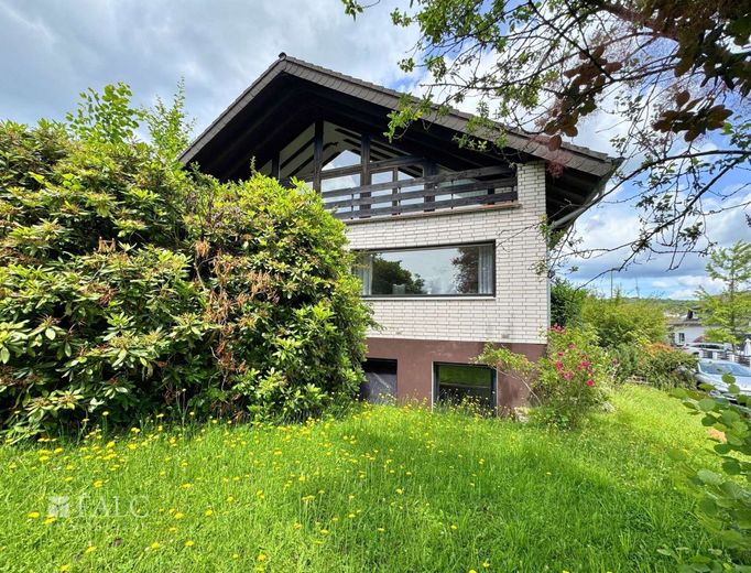 Freistehendes 1-2-Familienhaus in bevorzugter Wohnlage von Overath-Zentrum – Außenansicht