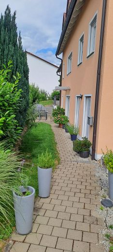 Eingangsbereich mit Terasse