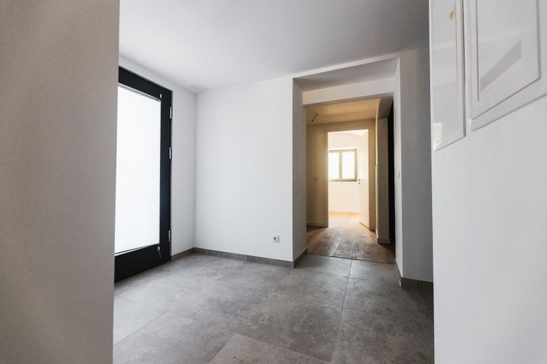 Praxis- oder Gewerbeimmobilie 49m² in Buckau – frisch-sanierter Erstbezug – Flur