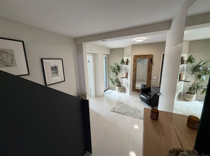 Architect-designed villa with a dream view in a prime location in Hof – Flur UG