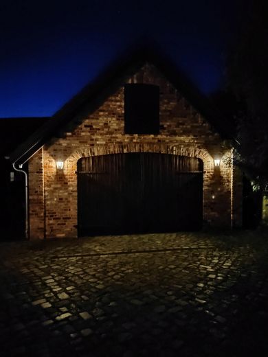 Kernsaniertes Bauerhaus unter Reet auf naturnahem Grundstück in Feldrandlage – ... noch mehr Nacht