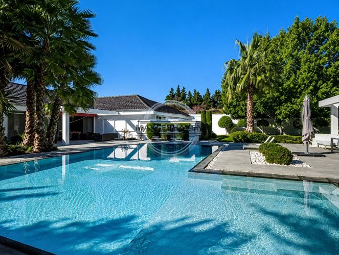 Ultra-moderne Luxusvilla in Strandnähe mit Gästehaus – Guadalmina Baja, Marbella – Foto 1