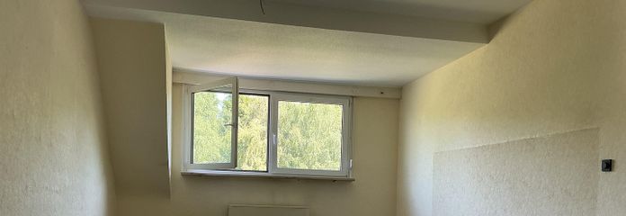 3-Zimmer-DG (2. Etage) für handwerklich Geschickte, ab sofort verfügbar – Zimmer 1